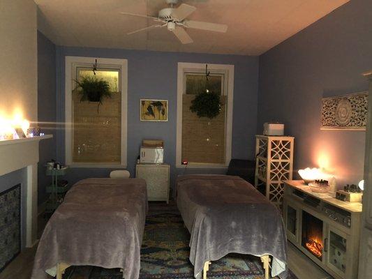 Come and enjoy one of our many Couples Massage services