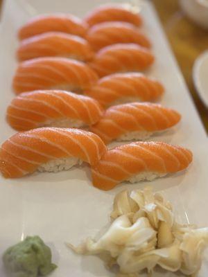 Salmon sushi