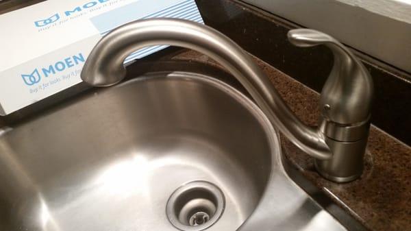 The mounted Moen Camerist 7840SRS faucet on our banjo sink.