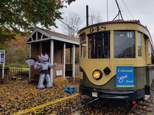 Trolley stop mid-way along the return trip. (Halloween decor)