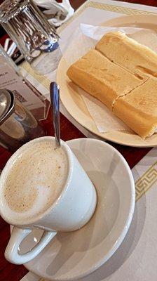 Café con leche y tostada cubana