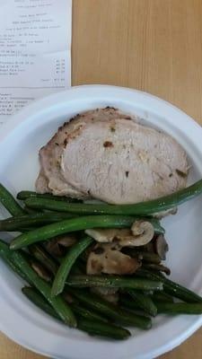 Pork with green beans and mushrooms