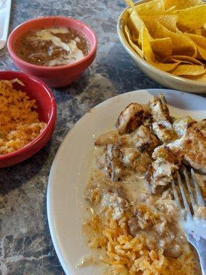 Pollo Picoso, rice and beans