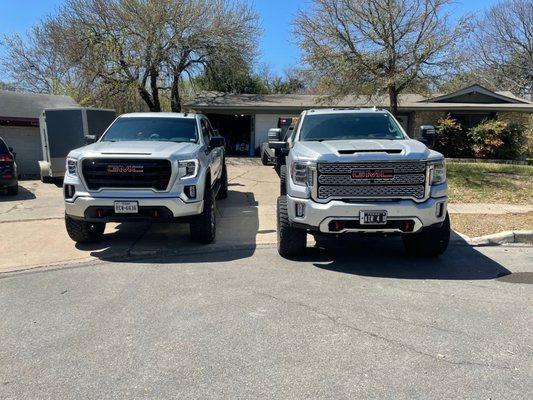 I bought that 1500 next to the 2500, 8 months ago from Chuck Nash!   I'll never go there again Worst dealership ever