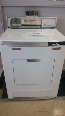 Who ever owned a vintage dryer like this back in the day.... It's cool looking