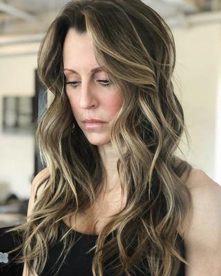 Short to long textured layers with balayage blonde