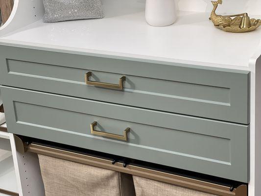 Shaker drawer fronts with Matt gold handles