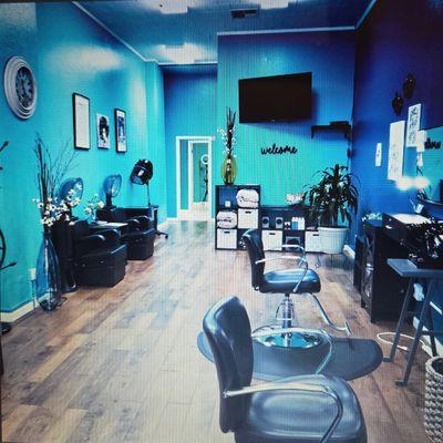 Simpli Chic is a vibe...looking for Beauty Experts to compliment the business..flexible schedule...inquire within