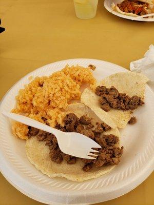 Tacos de asada, rice