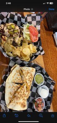 War pig smash burger and the chicken quesadilla. Both delicious.