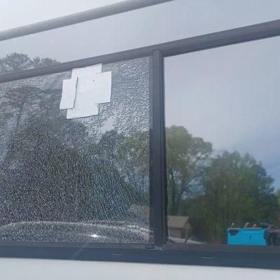 Broken rv glass, no problem, we provide onsight cuts