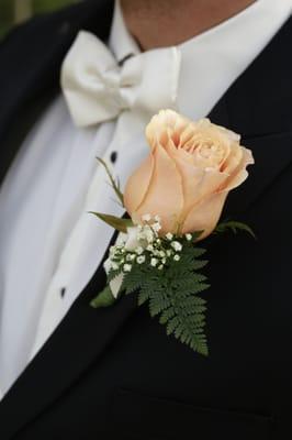 Groom's boutonniere