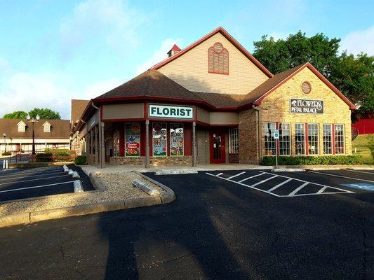 Left angle photo of Petal Palace as you enter shopping center