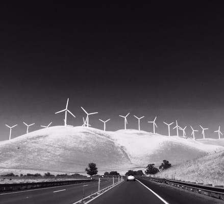 Livermore, CA Electric Windmill Hills ... on the way to a stop in Antioch CA