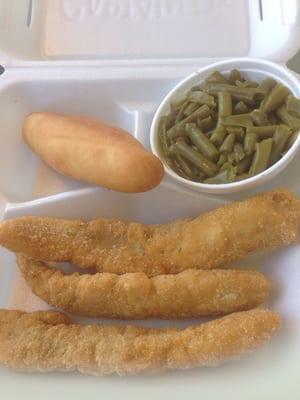 3 piece Country style fish with green beans and a breadstick