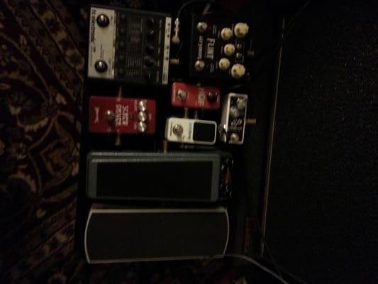 Pedal board powered by alvas.