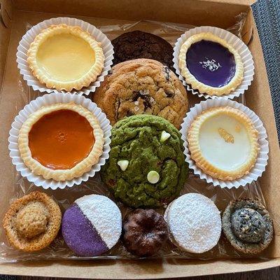 A Journey in Desserts box