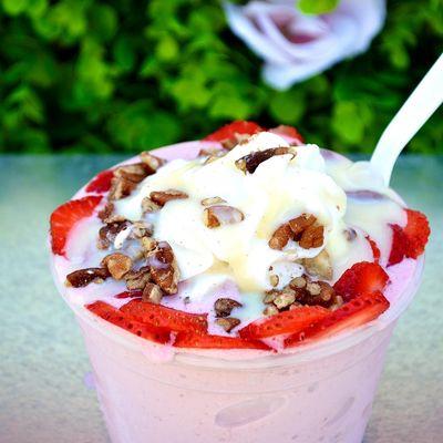 Fresas con Crema Bowl