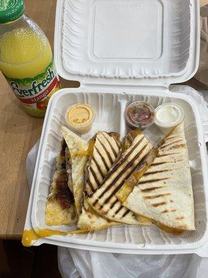 Chicken quesadilla with mango everfredh