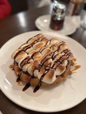 S'mores waffle