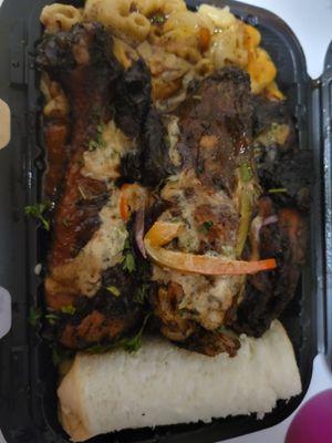 Jerk chicken mac box