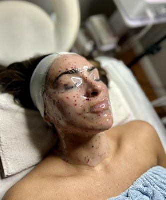 alginate collagen mask for deep hydration skin.