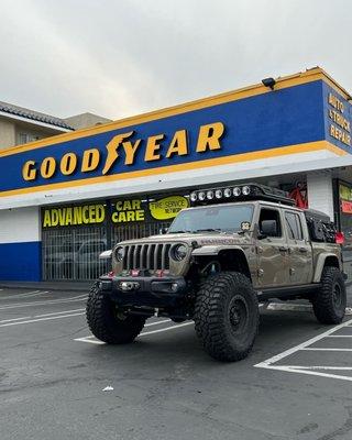 Jeep getting 40s done.