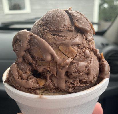 1 scoop chocolate peanut butter, 1 scoop coffee Oreo