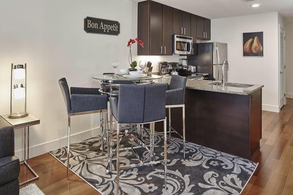 AQ Rittenhouse Philadelphia Vacation Rental by Stay Alfred Dining Room