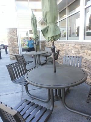 Outside seating....at a Royal Farms?...Na, you're not in Baltimore anymore....