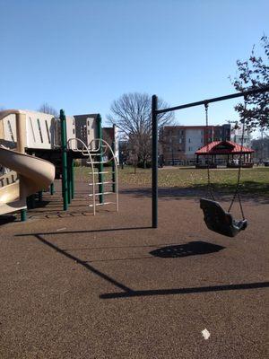 #playground @jacobhoffnerpark @yelpcincy @northside #sunnydays #springtime