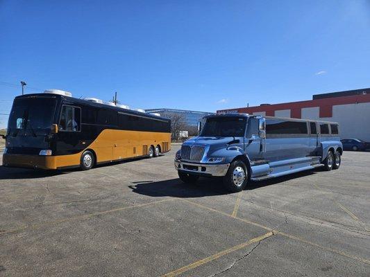 45 passenger limousine coach bus 18 passenger International limousine