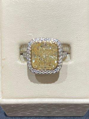 LeVian Yellow center diamond set in a platinum diamond setting, absolutely stunning!