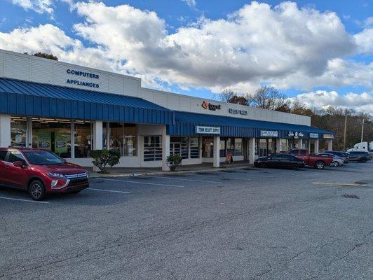 Dixie Village Shopping Center, Gastonia