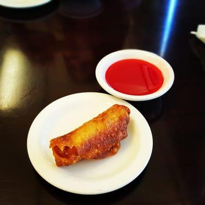 Spring Roll that comes with the lunch order