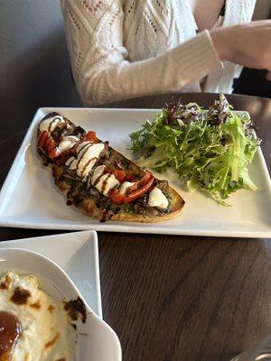 Roasted tomato & goat cheese Tartine