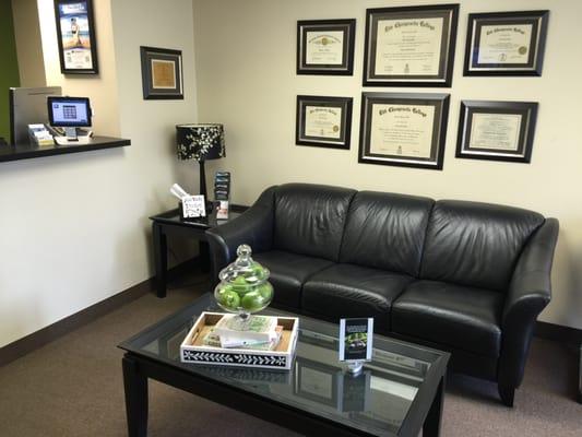 You can catch up with fellow patients and staff in our cozy waiting room