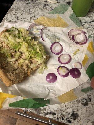 If you think that's acceptable to cut onions and you believe that it's OK to put it on a sandwich that makes this place a one star subway.