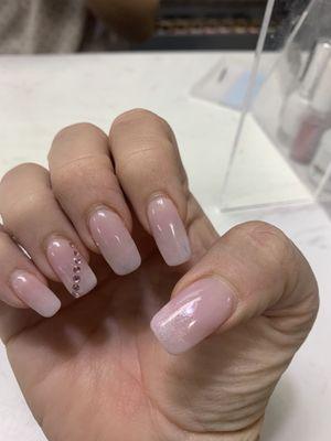 Elegant soft pink nails