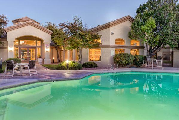 Resort-style Swimming Pool