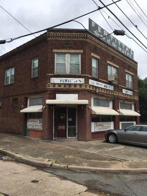 6/23/17. Friday lunch. Exterior. A historical landmark. An institution.