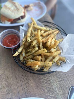 Truffle fries. (Not mine wifey got em) i tried veryyyyy good but i am not a truffle fry guy