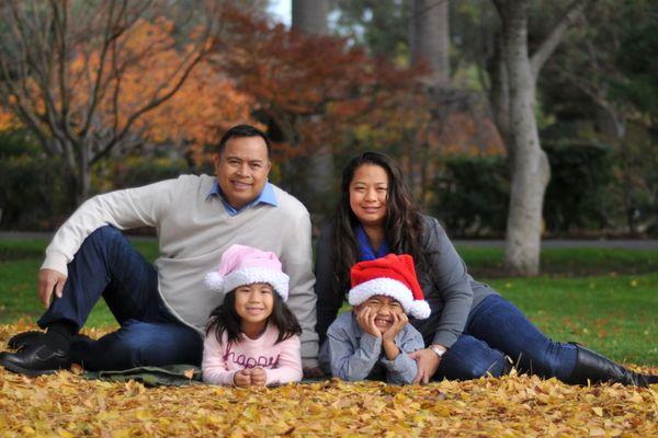 Merry X-mas from the The Hernandez Family!...Andrew, Annalyn, Anne, and Ron :)