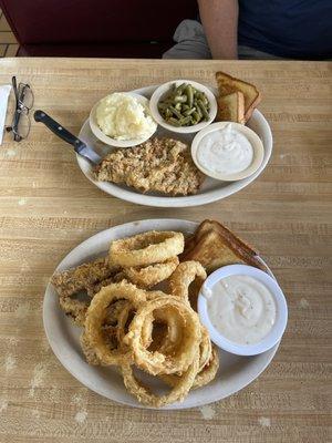 Chicken fried steak, mashed potatoes, gravy, Texas toast & green beans.  Chicken fried steak basket, onion rings, Texas toast & gravy.