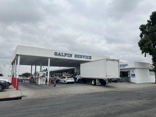 Galpin Ford Service driveway off of Langdon Ave.