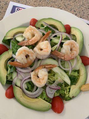 Avocado salad with shrimp