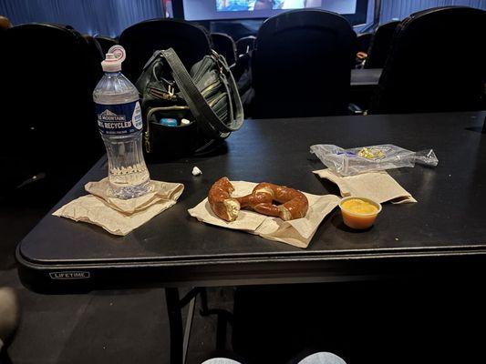 Nice idea to have folding tables in between the rows, it makes it easier to eat and enjoy the movies