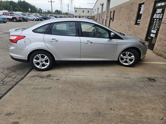 2012 Ford Focus loaded with heated seats, heated mirrors, cold ac, keyless entry $5495