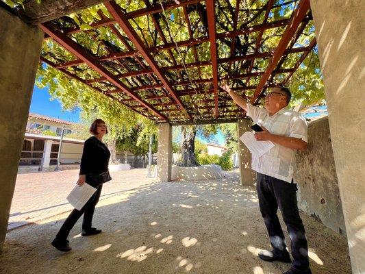 MrLA pointing to the ancestor of ALL American wines on his History of Los Angeles Winemaking Tour, San Gabriel Mission