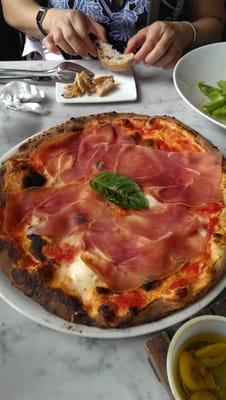 Parma prosciutto pizza